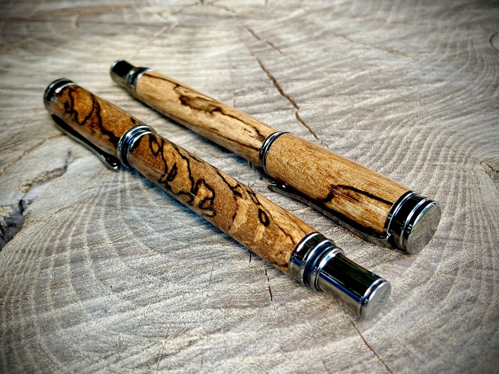 #0613 - Spalted Avacado Magnetic Fountain Pen 2024-07-01 002 (2560x1920).jpg