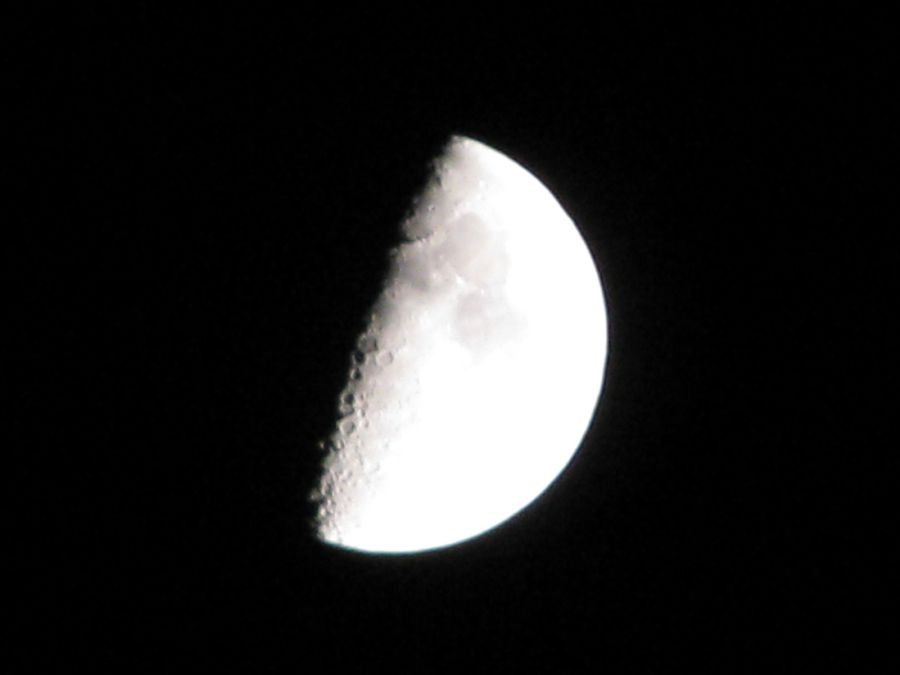 200831625330_moon1.jpg