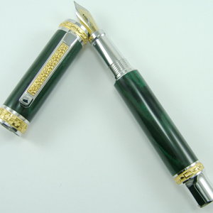 Marbled Green Ebonite on a 22k & Rhodium Emperor