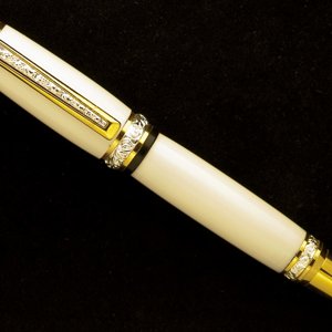 Alternate Ivory on Cambridge Fountain Pen