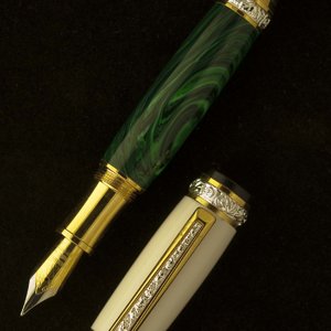 Alternate Ivory/Malachite on Cambridge Fountain Pen