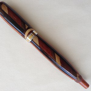 Segmented fountain pen2