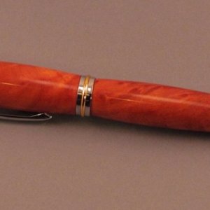 Redwood Lace Burl on a full sized Gent pen kit