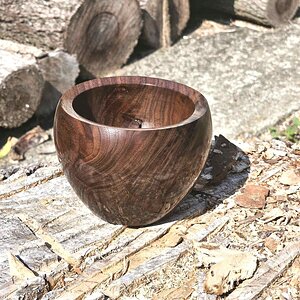 Walnut Vase 1e.jpg