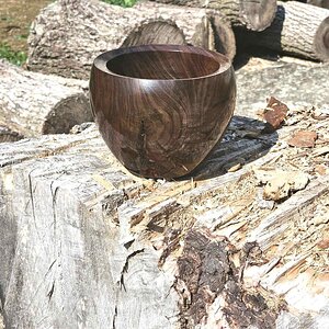 Walnut Vase 1c.jpg