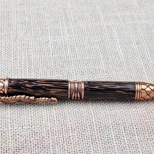 Palm dragon Pen