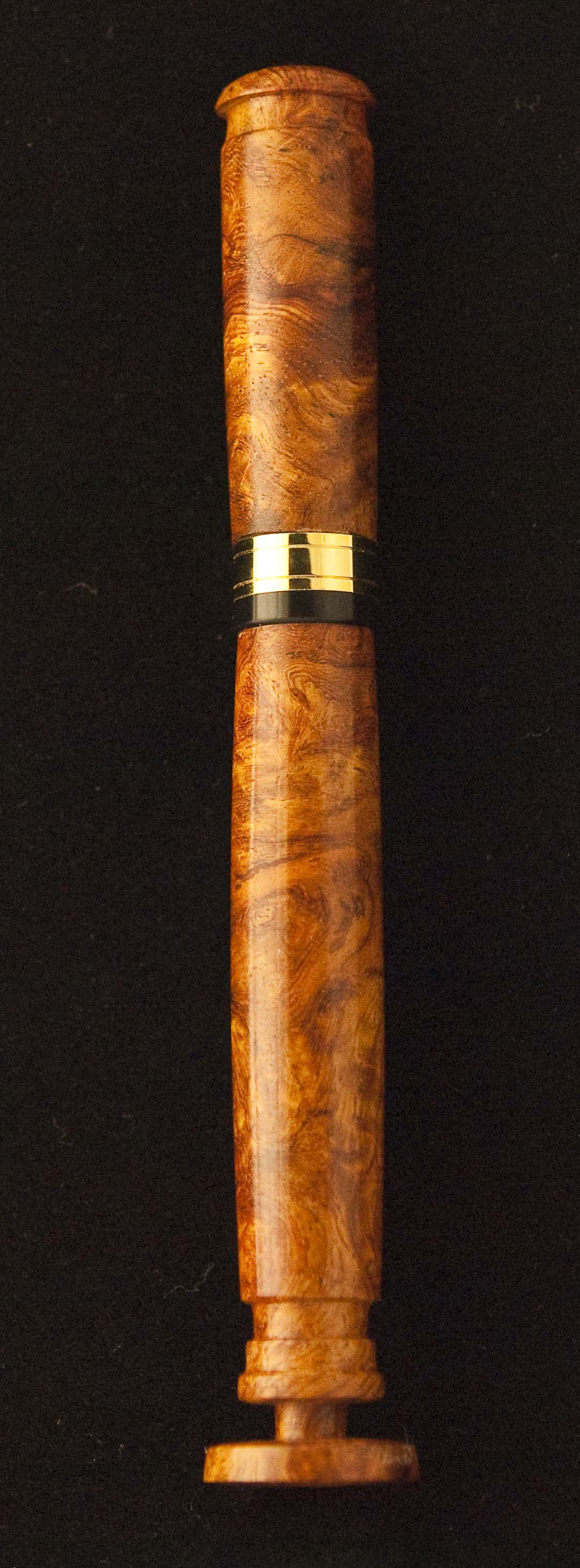 Amboyna Burl Table Top Pen