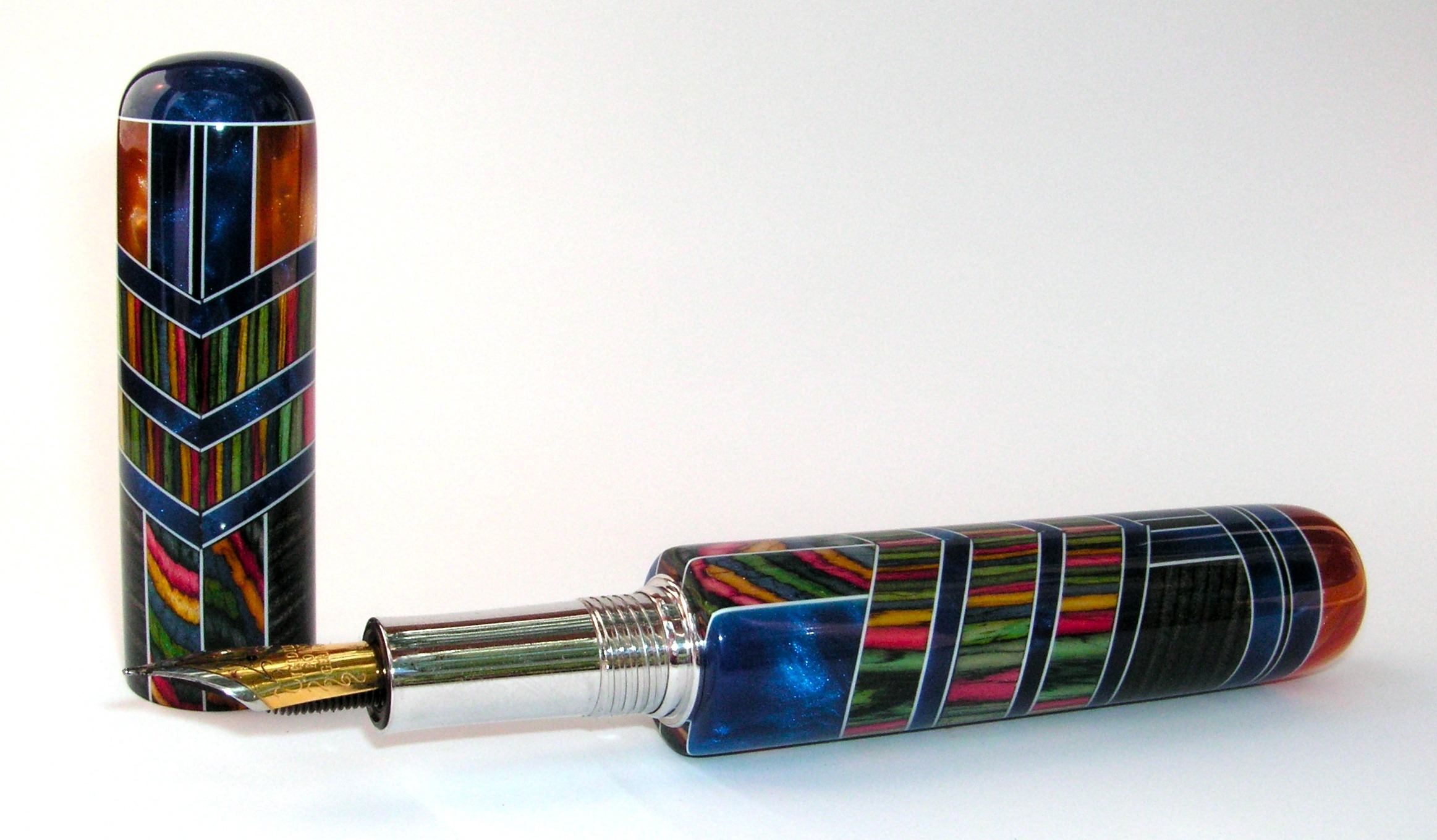 "Chevrons" A very fat desk fountain pen