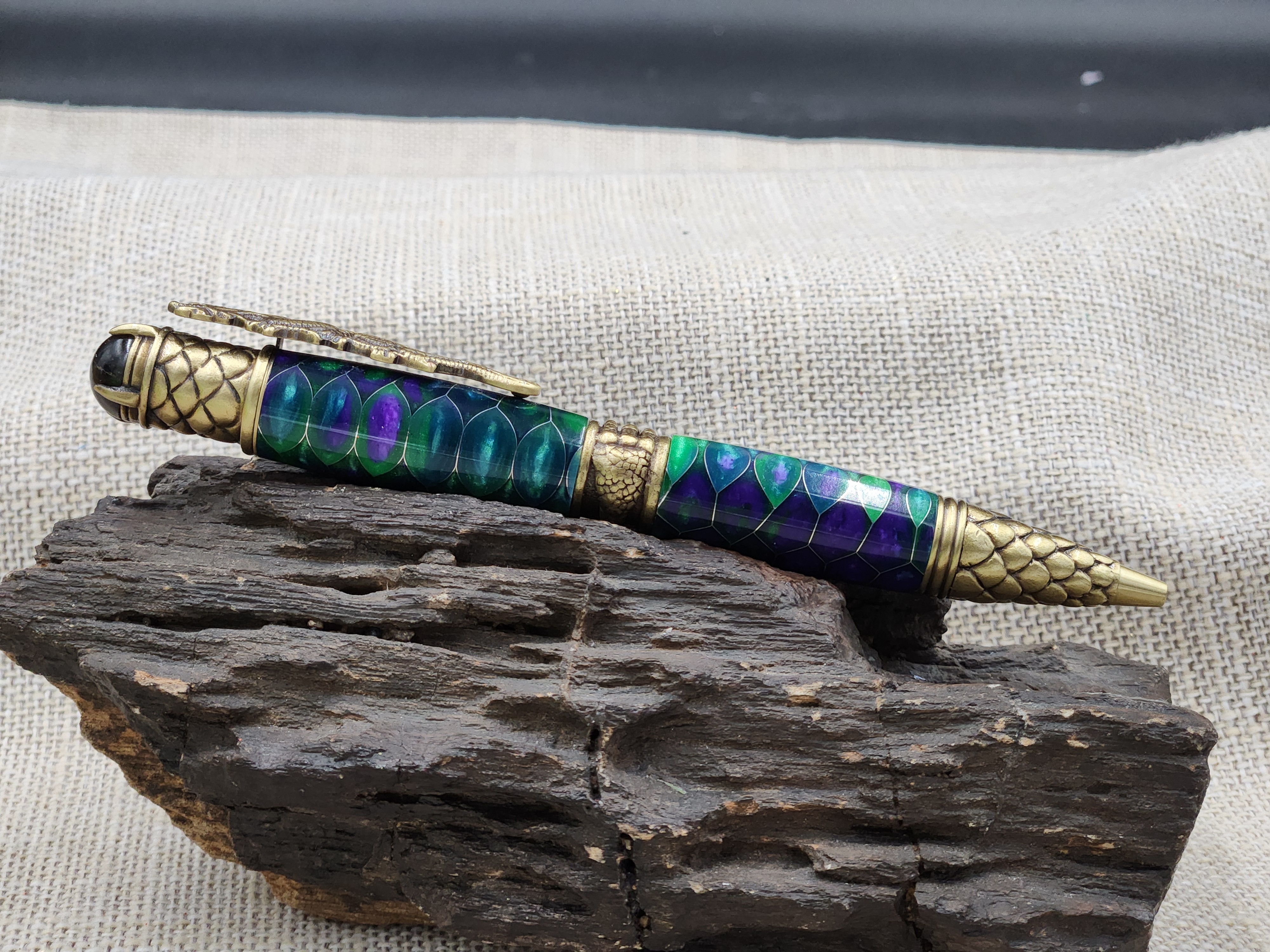 dragon honeycomb Pen