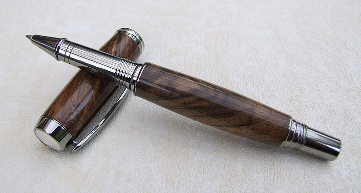 English Walnut Black-Ti Jr.Gent