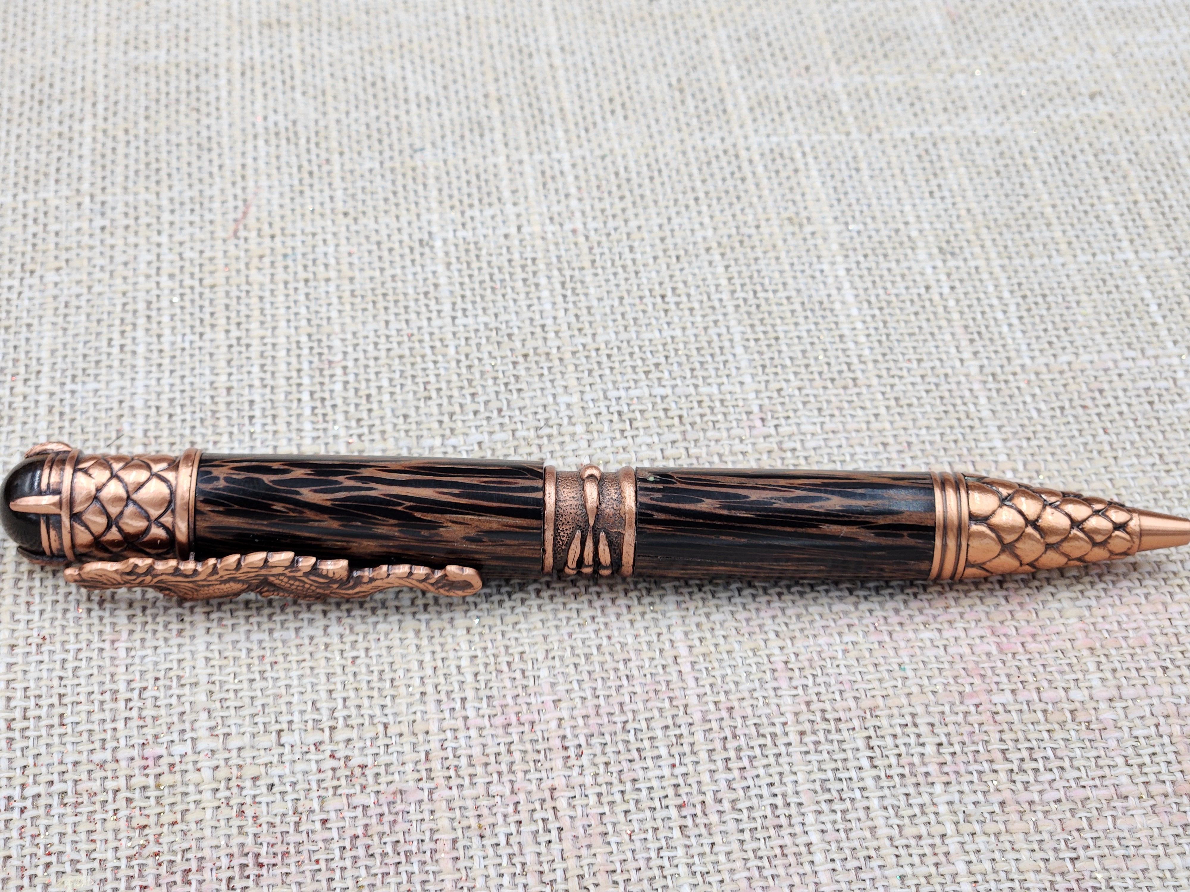 Palm dragon Pen