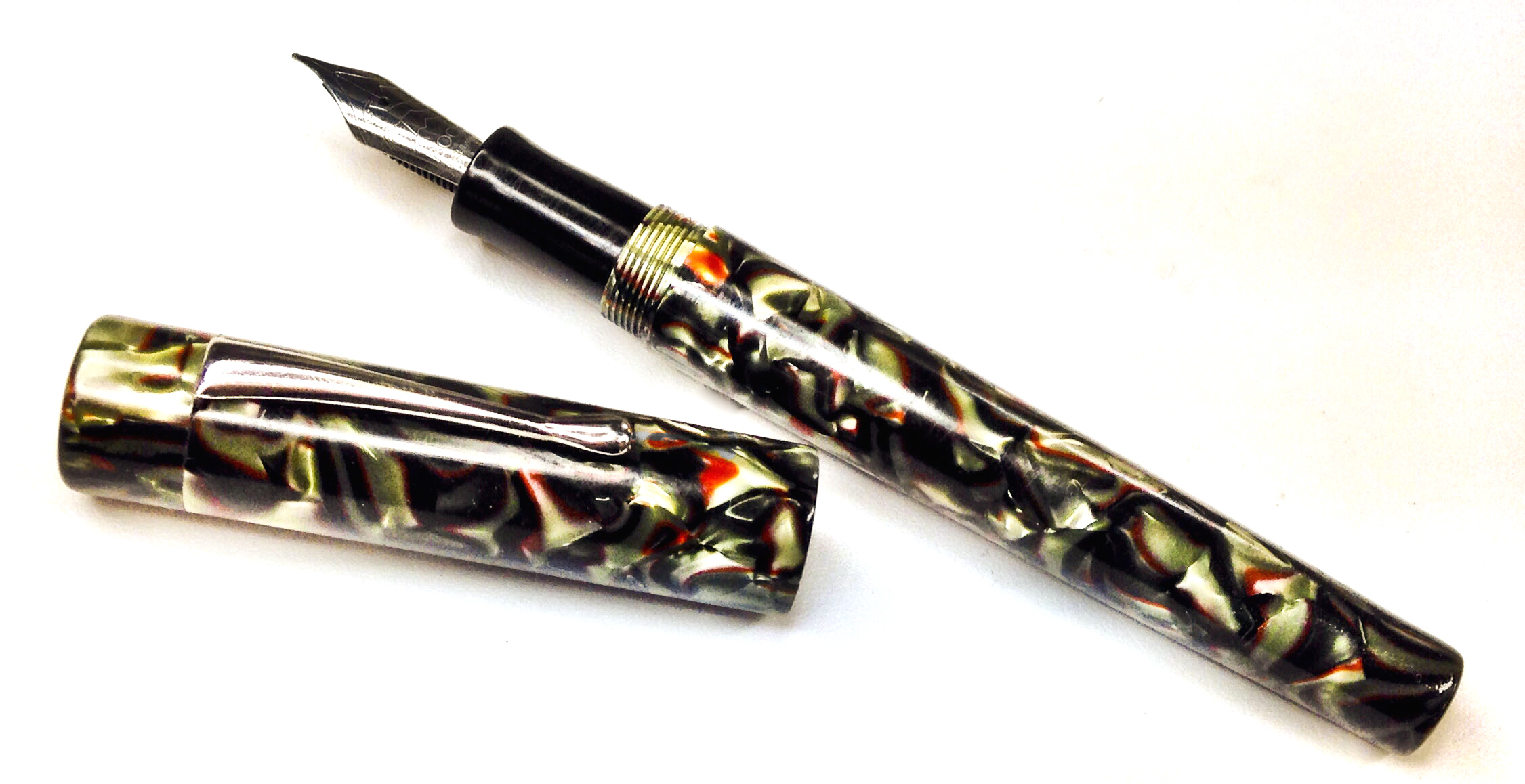 Serpentine Cebloplast Kitless Fountain Pen