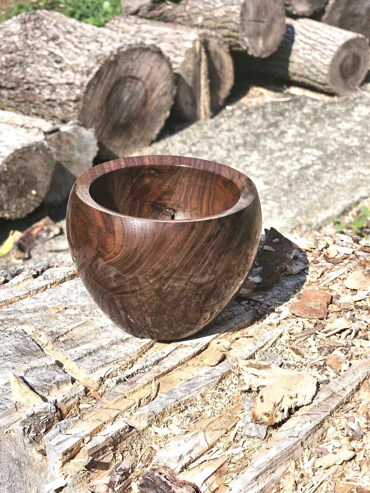 Walnut Vase 1e.jpg