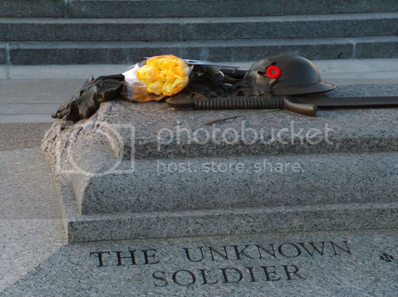 800px-Canadianunknownsoldier.jpg